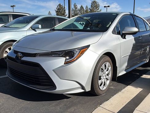 Used 2025 Toyota Corolla LE image 3
