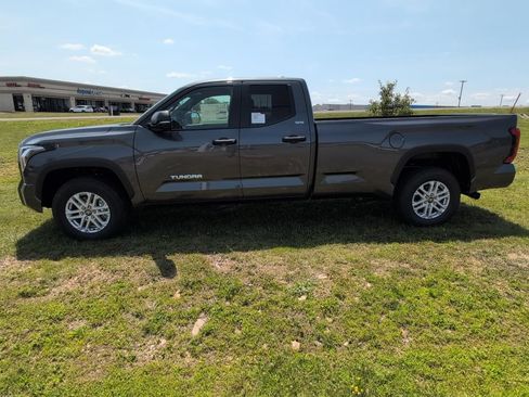 Used 2026 Toyota Tundra SR5 w/ SR5 Convenience Package AWD/4WD image 3