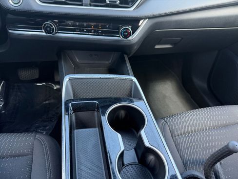 Used 2025 Chevrolet Equinox LT image 41