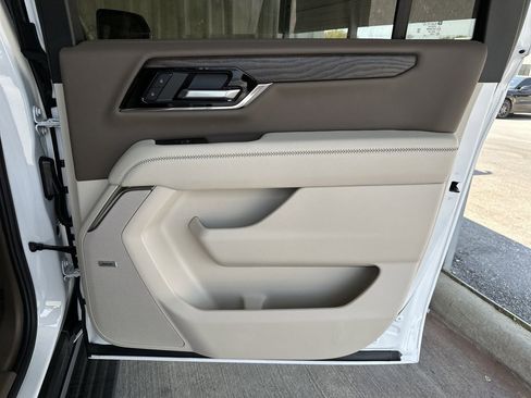 New 2026 GMC Yukon XL Denali w/ Denali Reserve Package AWD/4WD image 37