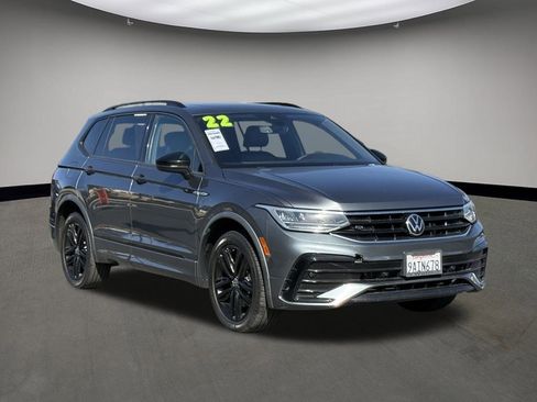 Used 2022 Volkswagen Tiguan SE R-Line image 1