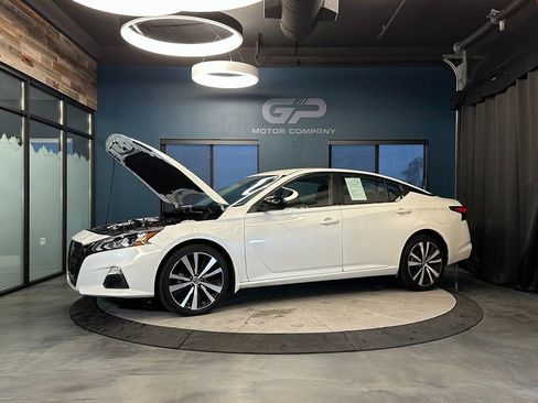 Used 2022 Nissan Altima 2.5 SR AWD/4WD image 23