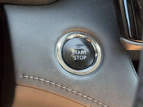 Used 2023 Toyota Highlander XLE FWD image 31