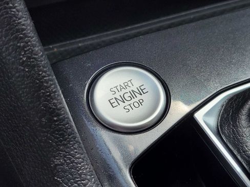 Used 2023 Volkswagen Tiguan SE FWD image 34