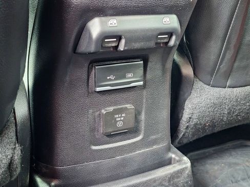 Used 2018 Jeep Wrangler Unlimited Sahara image 32