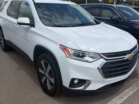 Used 2021 Chevrolet Traverse LT w/ LT Premium Package AWD/4WD image 3