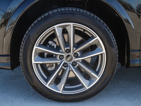 Used 2025 Audi Q3 2.0T Premium image 11