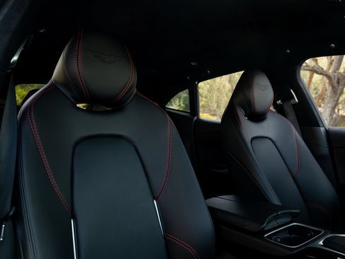 Used 2021 Aston Martin DBX AWD/4WD image 17