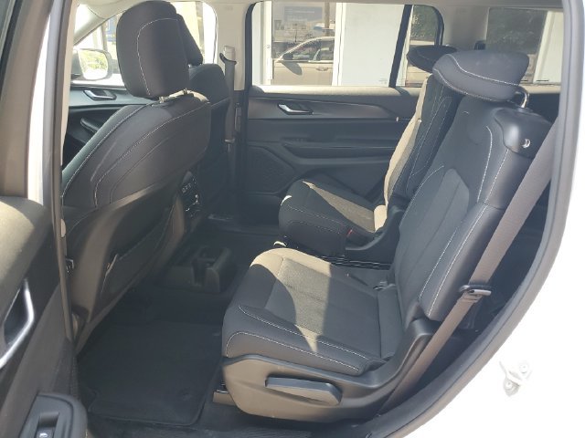 Used 2023 Jeep Grand Cherokee L Laredo RWD image 29