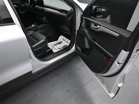 Used 2020 Ford Escape SEL image 16