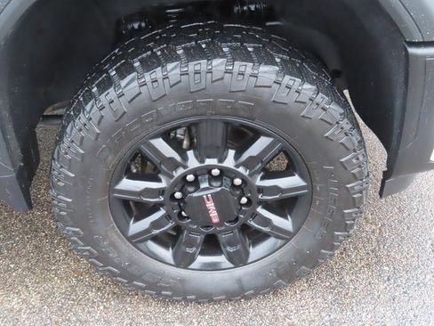 Used 2024 GMC Sierra 2500 AT4 w/ AT4 Preferred Package image 13
