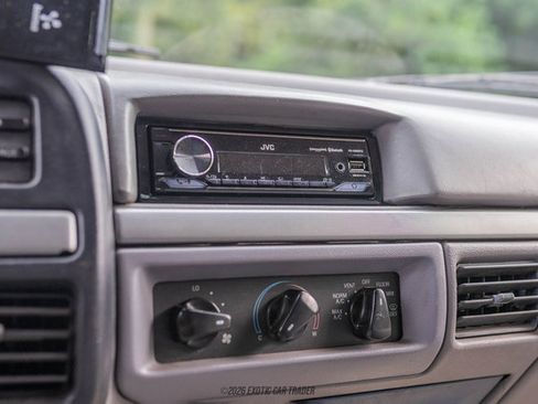 Used 1995 Ford Bronco XLT AWD/4WD image 28