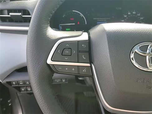 Used 2025 Toyota Sienna XLE w/ XLE Plus Package image 16