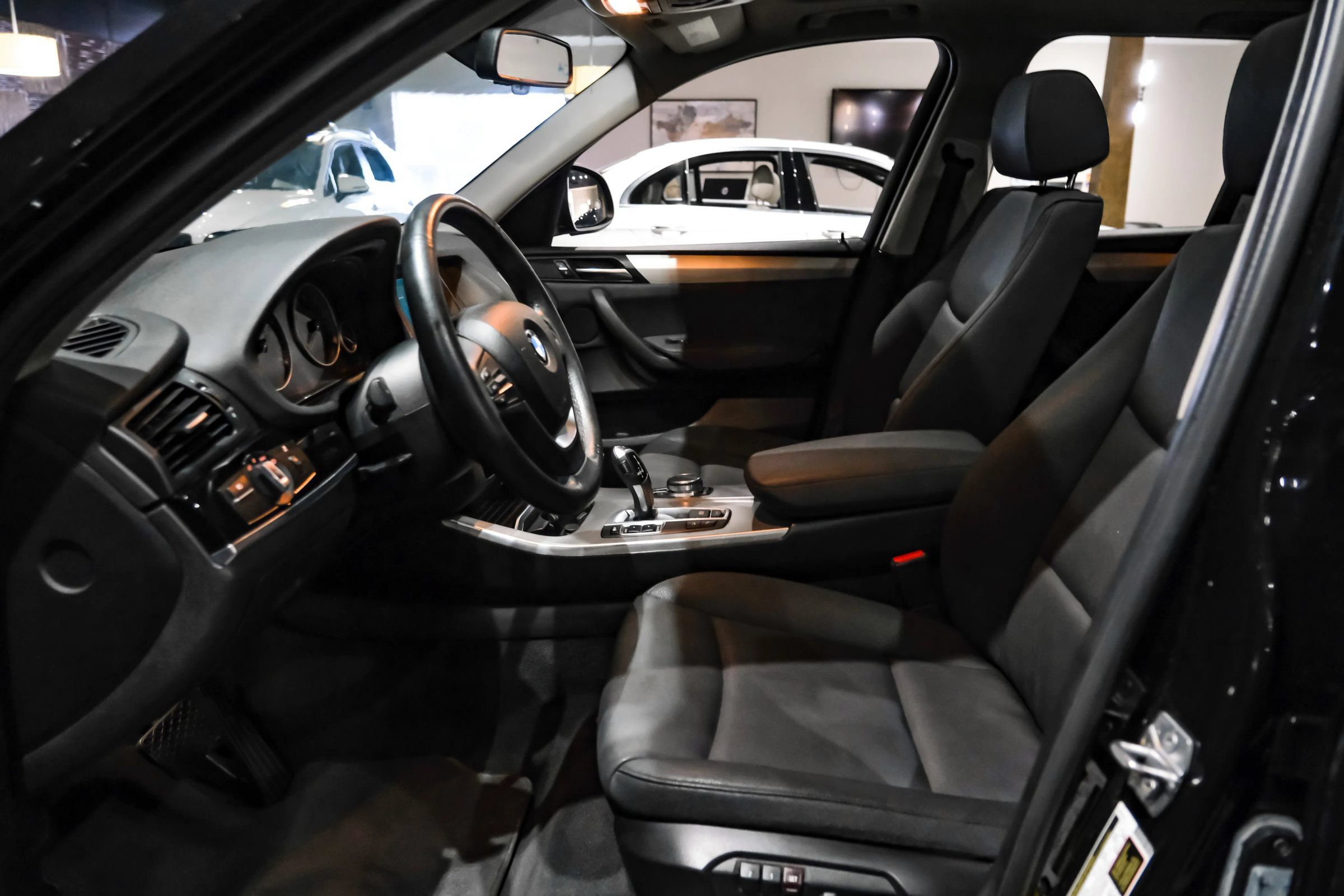 Used 2017 BMW X3 xDrive28i AWD/4WD image 4