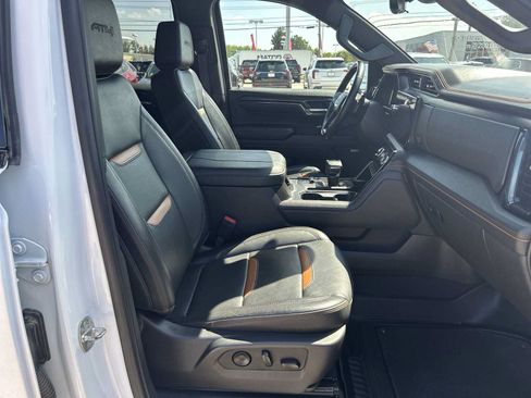 Used 2024 GMC Sierra 1500 AT4 w/ Technology Package AWD/4WD image 28