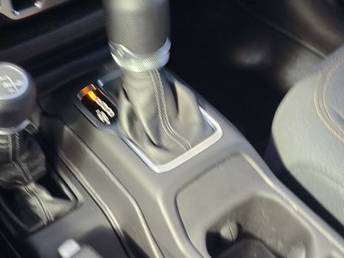 Used 2025 Jeep Wrangler Unlimited Sahara AWD/4WD image 28
