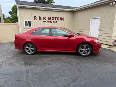 Used 2012 Toyota Camry SE FWD image 2