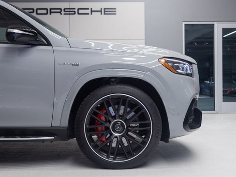 Used 2025 Mercedes-Benz GLS 63 AMG 4MATIC image 11