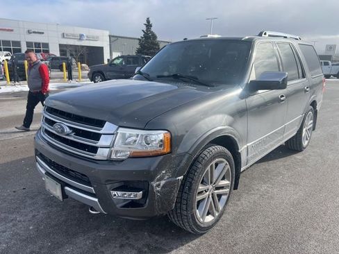 Used 2015 Ford Expedition Platinum image 2