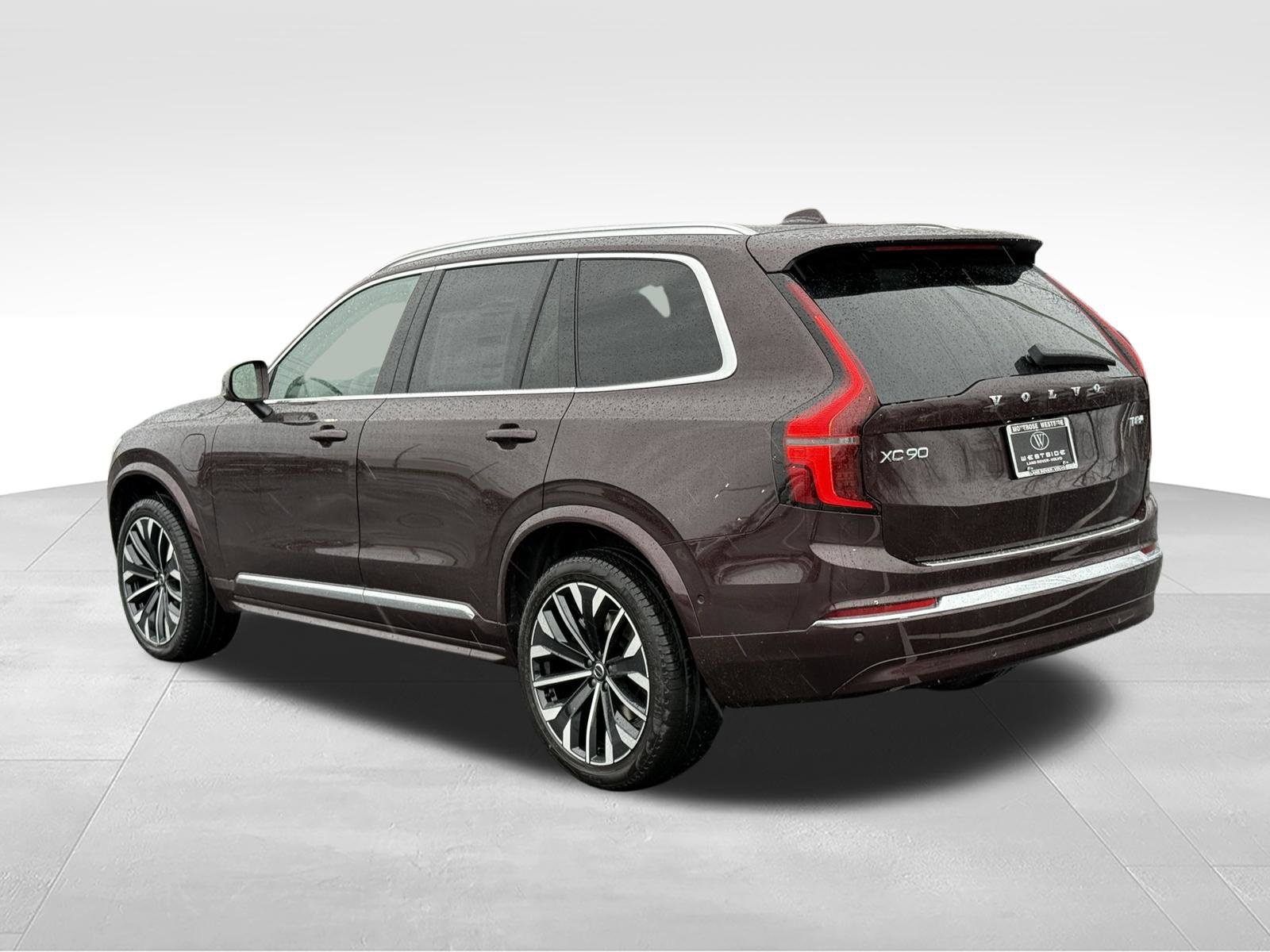 New 2026 Volvo XC90 T8 Plus w/ Protection Package Premier AWD/4WD image 3