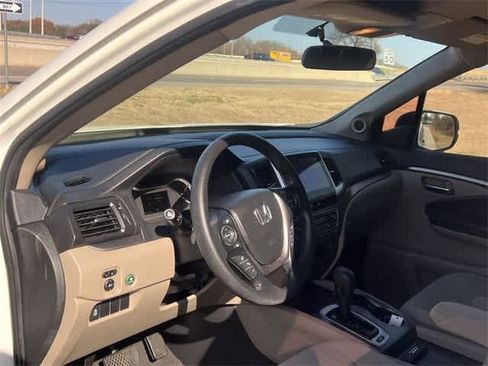 Certified 2017 Honda Pilot EX image 15