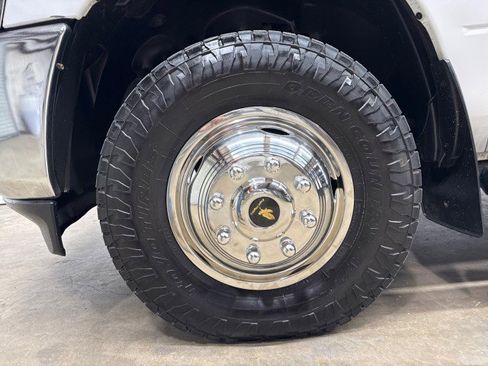 Used 2019 RAM 3500 Tradesman w/ Chrome Appearance Group image 33