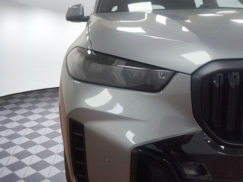 New 2026 BMW X5 xDrive50e image 10