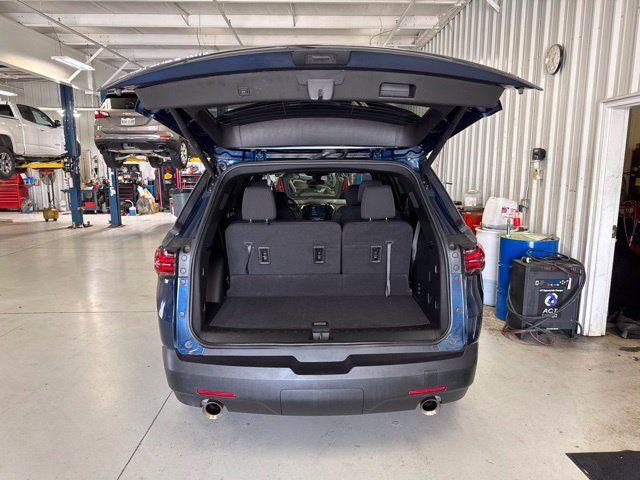 Used 2023 Chevrolet Traverse LT AWD/4WD image 11