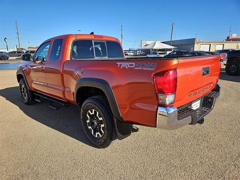Used 2016 Toyota Tacoma TRD Off-Road w/ Towing Package image 4