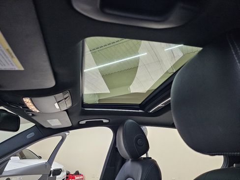 Used 2018 Mercedes-Benz C 300 Sedan w/ Premium Package image 39