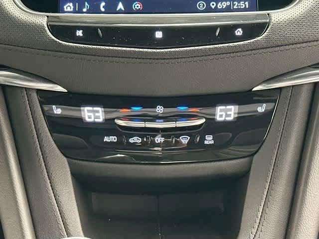 Used 2020 Cadillac XT5 Premium Luxury AWD/4WD image 17