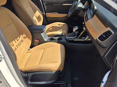 Certified 2024 Kia Seltos EX FWD image 17