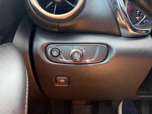 Used 2023 Chevrolet Blazer Premier w/ Enhanced Convenience Package image 32