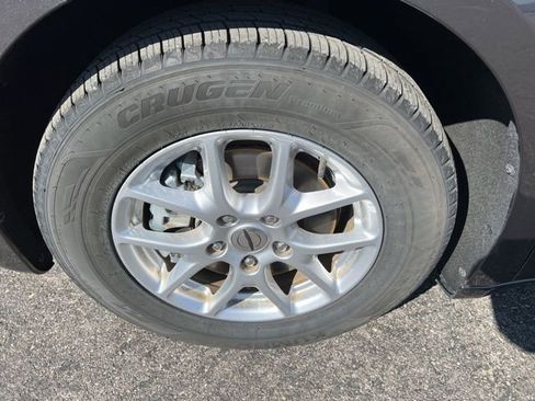Used 2023 Chrysler Pacifica Touring-L FWD image 21
