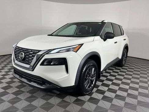 Used 2021 Nissan Rogue S FWD image 6