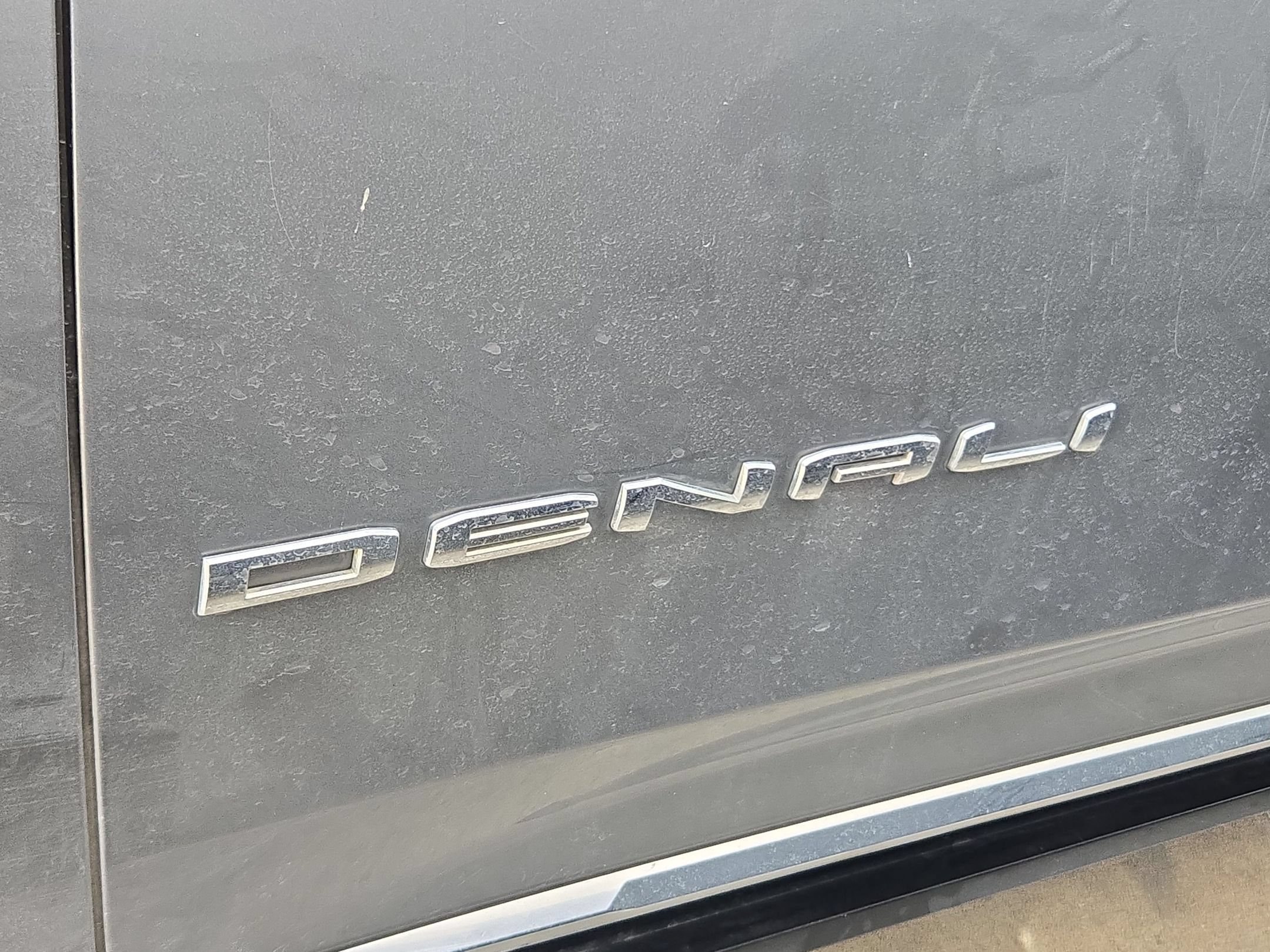 Used 2023 GMC Yukon Denali RWD image 6