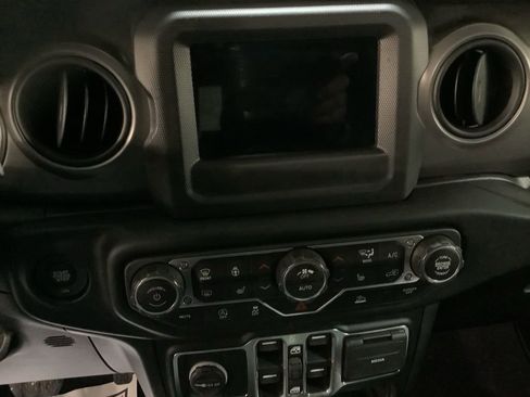 Used 2021 Jeep Wrangler Unlimited Sport image 27