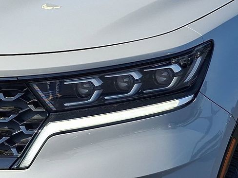 Certified 2023 Kia Sorento SX AWD/4WD image 9