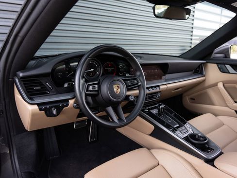 Certified 2024 Porsche 911 Carrera image 4