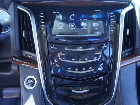 Used 2020 Cadillac Escalade Luxury image 21