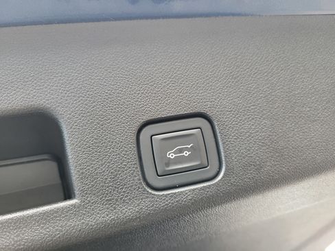 Certified 2024 Chevrolet Traverse LT w/ Trailering Package FWD image 8