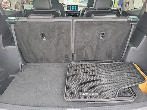 Used 2024 Volkswagen Atlas SE image 17