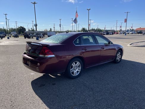Used 2011 Chevrolet Impala LT w/ Luxury Edition Package FWD image 4