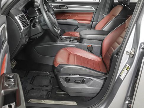 Used 2022 Volkswagen Atlas Cross Sport SEL Premium R-Line image 22