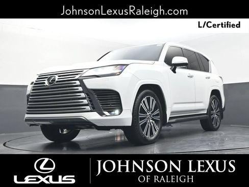 Certified 2024 Lexus LX 600 4WD w/ Luxury Package image 17
