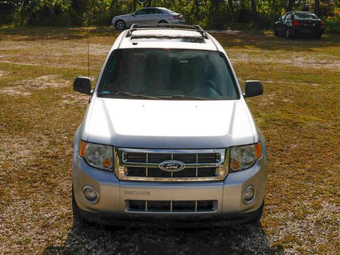 Used 2010 Ford Escape XLT image 19