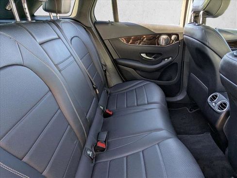 Used 2019 Mercedes-Benz GLC 350e 4MATIC image 19