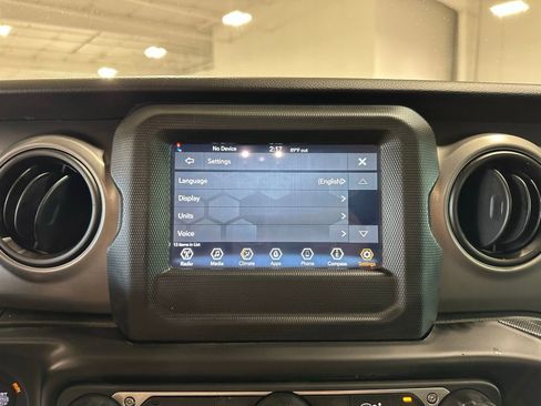 Used 2023 Jeep Wrangler Unlimited Sport image 31