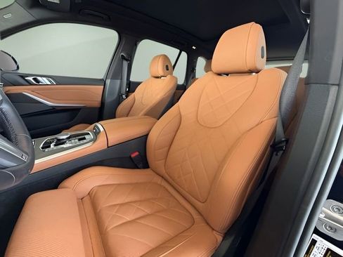 Used 2025 BMW X5 xDrive40i w/ M Sport Package image 29