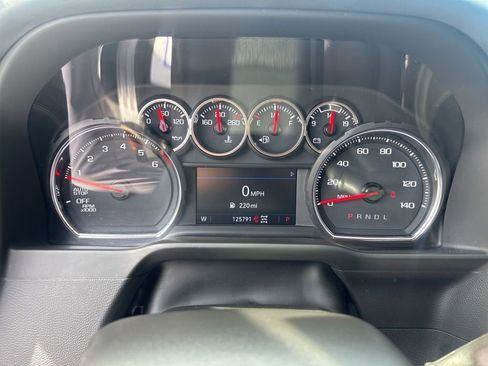 Used 2021 Chevrolet Silverado 1500 LT image 11